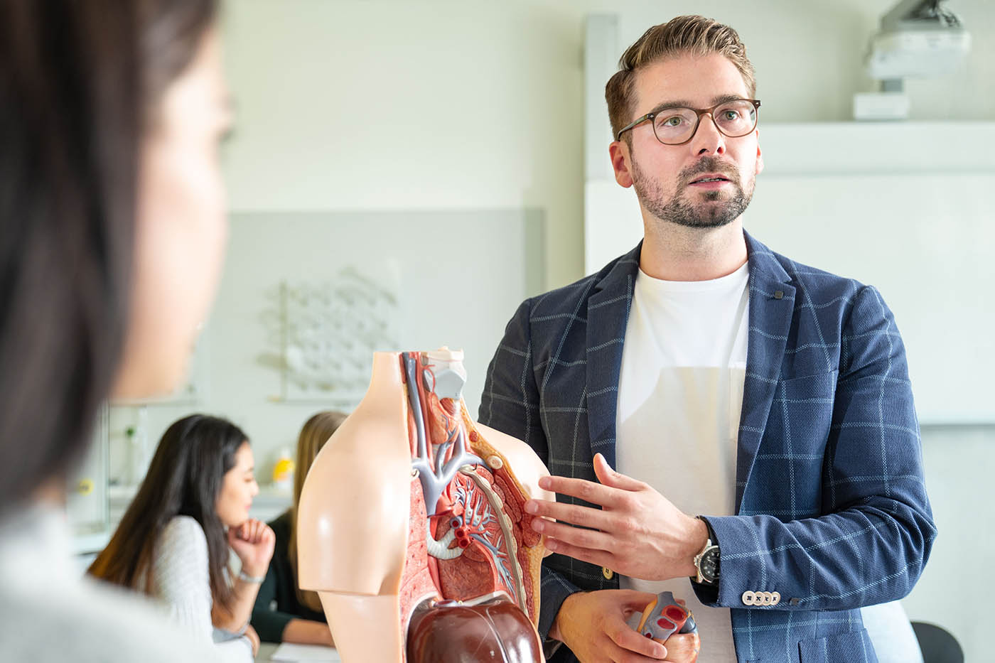 Seminar im Gesundheitswesen: Mann mit Torso