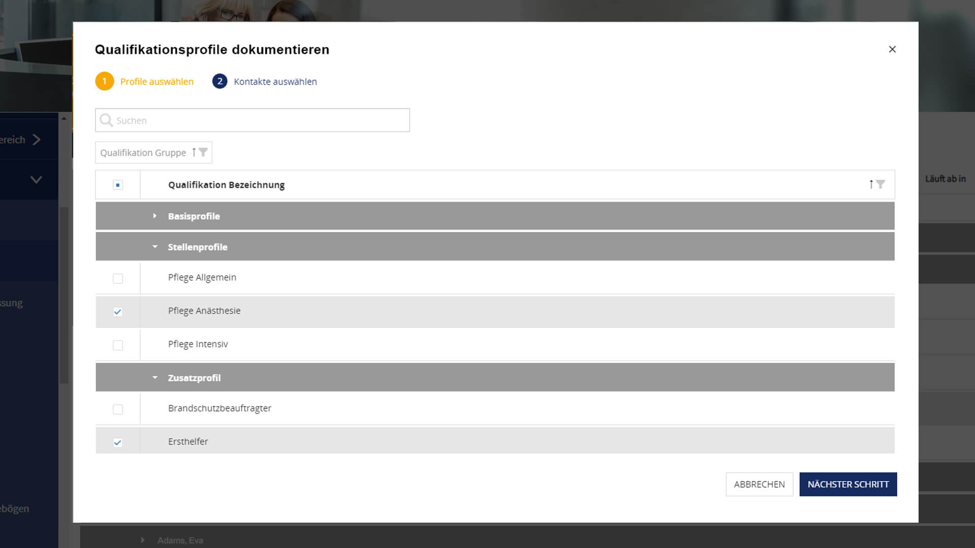 Screenshot des Bereichs in easySoft Publish Competence, in dem Führungskräfte ihrem Team Qualifikationsvorgaben zuweisen können