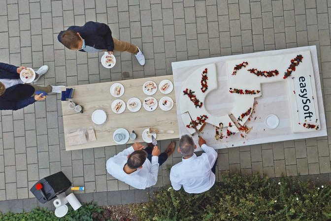 easySoft-Gesamtmeeting – Kuchen für den besonderen Anlass
