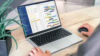 easySofts Ausbildungsmanagement Software ist auf einem Laptop zu sehen