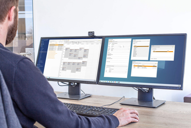 Programmfenster auf mehrere Bildschirme erweitern